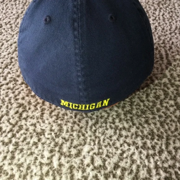 University of Michigan Wolverines Fitted Hat/Cap/Baseball Cap S/M - Picture 4 of 8